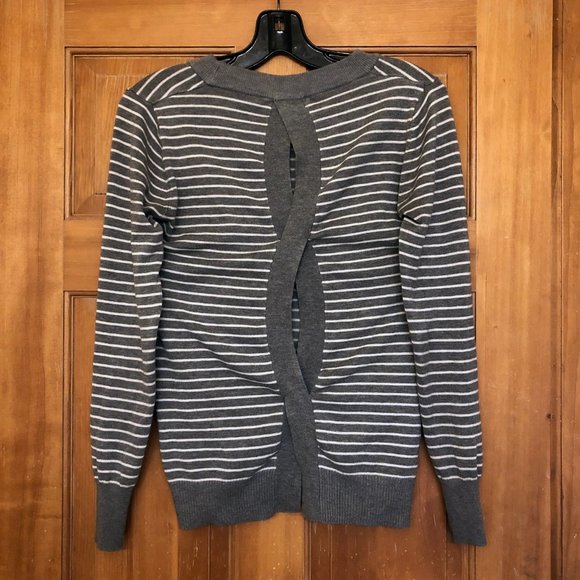 Francie Back Detail Pullover - Picture 4 of 4